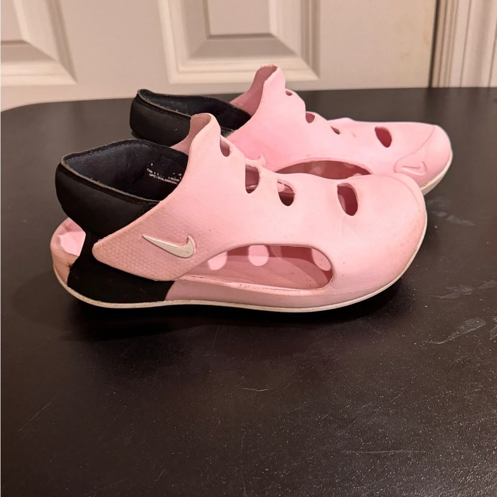 Nike Kids Pink and Black Shoes size 1Y